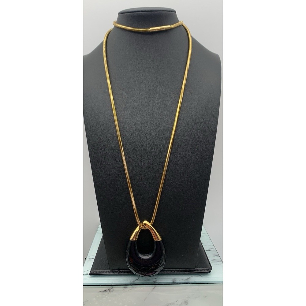 Michael Kors Gold Tone Snake Chain W Black & Gold Tone Teardrop Pendant Necklace - Picture 2 of 6